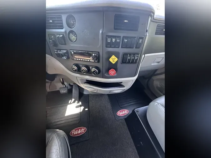 2022 Peterbilt 579