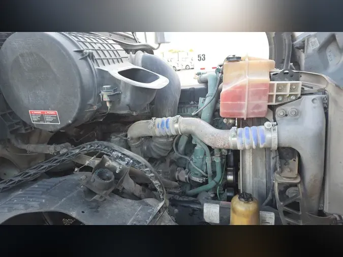 2018 Volvo VNL300