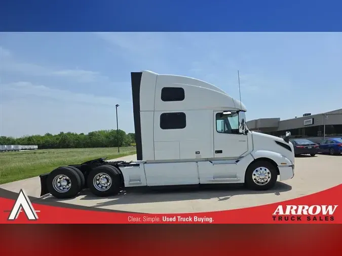 2021 VOLVO VNL860