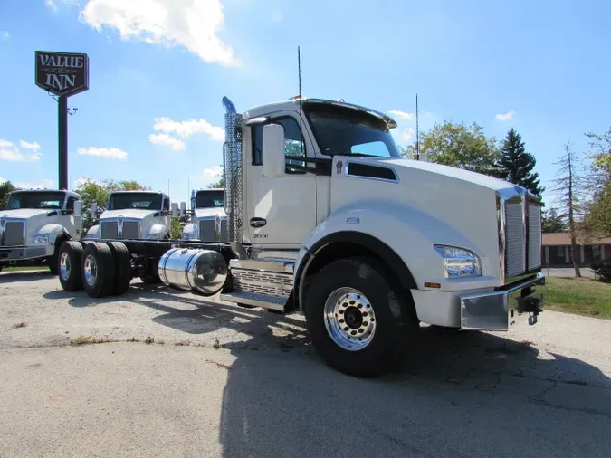 2024 Kenworth T880