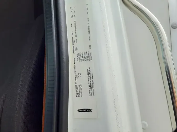 2018 FREIGHTLINER M2 106