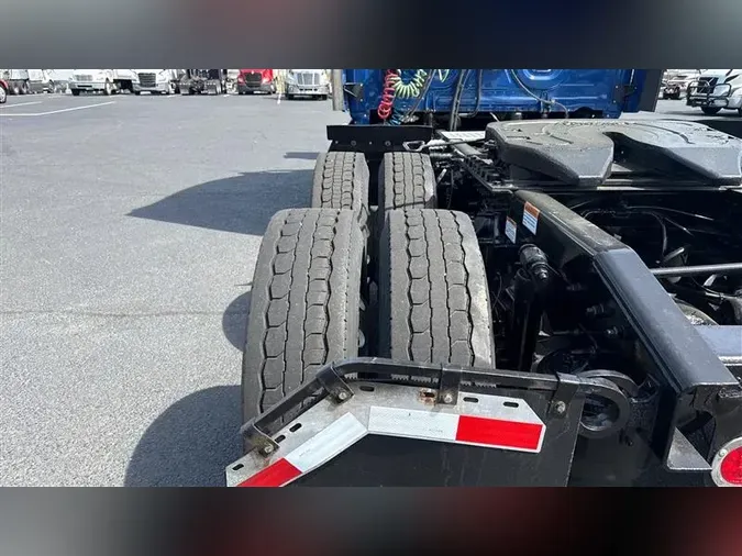 2019 FREIGHTLINER CA126