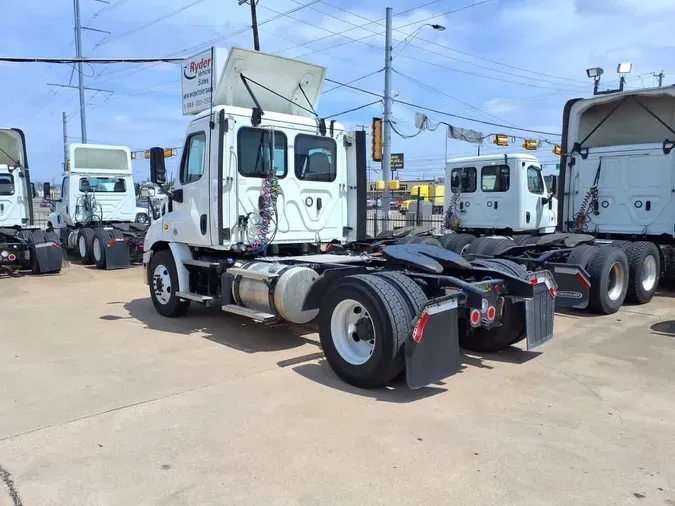 2020 FREIGHTLINER/MERCEDES CASCADIA 113