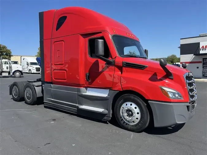 2020 FREIGHTLINER CA126