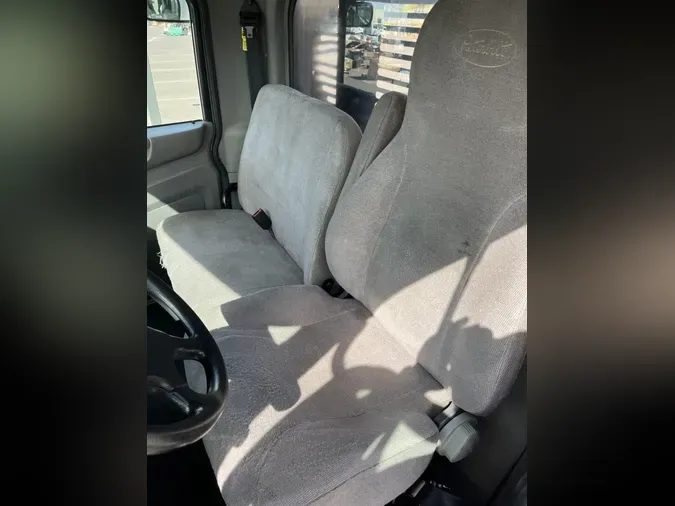 2019 Peterbilt 330d40768e208c714291d1b42932c08de50