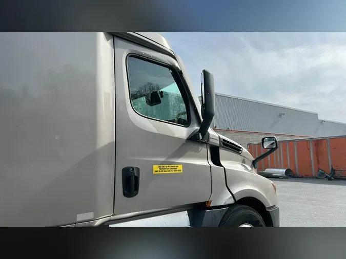 2022 Freightliner Cascadia 126