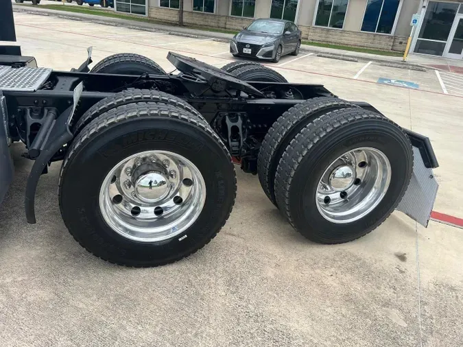 2022 Kenworth T680