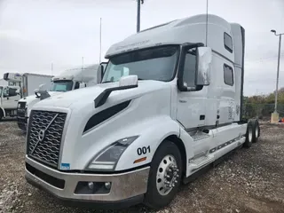 2021 VOLVO VNL64T860