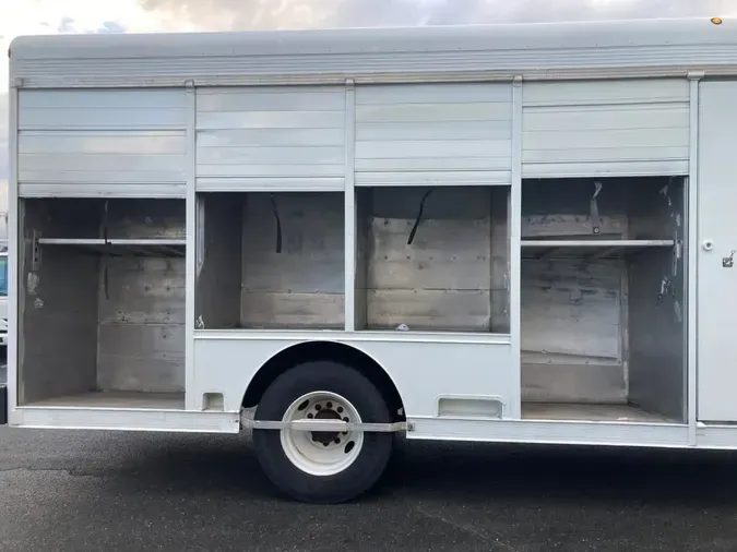 2014 FREIGHTLINER/MERCEDES M2 106