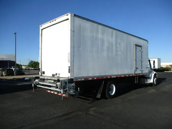 2018 FREIGHTLINER M2 106