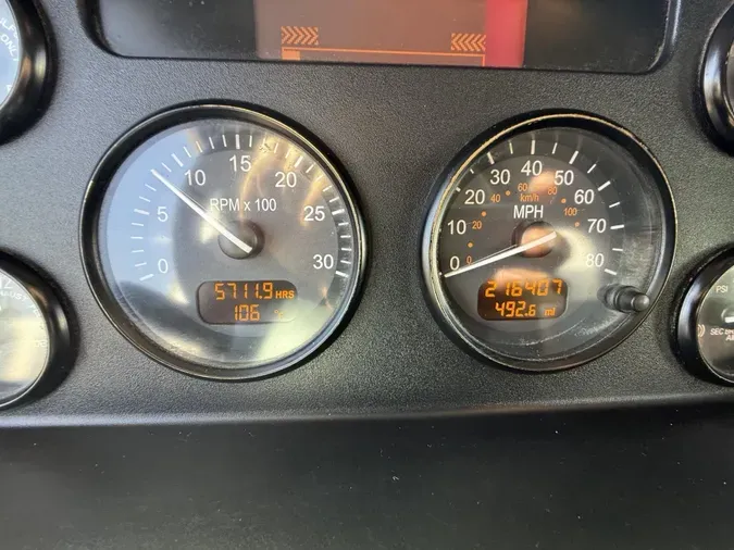 2019 Peterbilt 330