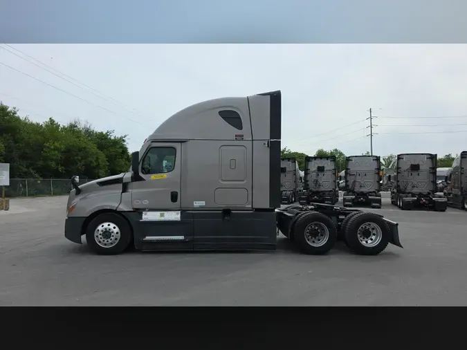 2025 Freightliner Cascadia 126