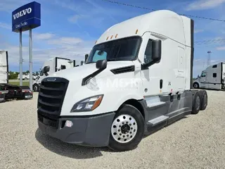 2021 FREIGHTLINER Cascadia 126