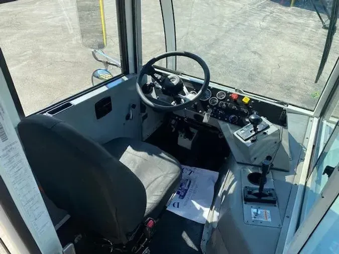 2021 AutoCar ACTT42
