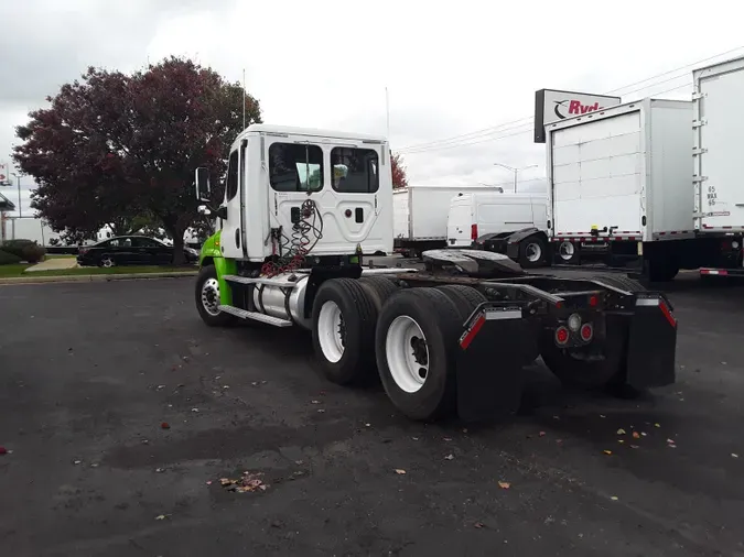 2016 FREIGHTLINER/MERCEDES CASCADIA 125