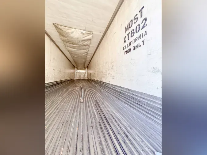 2005 UTILITY VS2RAd429abdd1cdd2013884fe4b50dc2259a