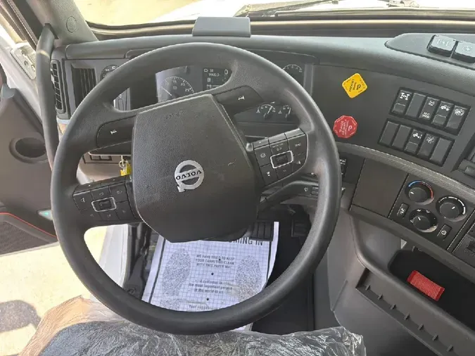 2020 VOLVO VNL64T860