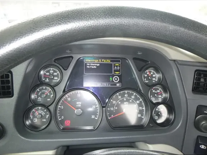 2021 Peterbilt 579