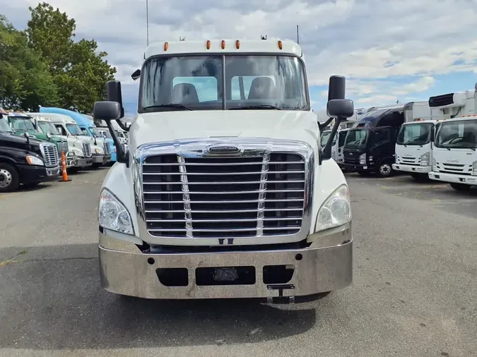 2019 FREIGHTLINER CASCADIA 125