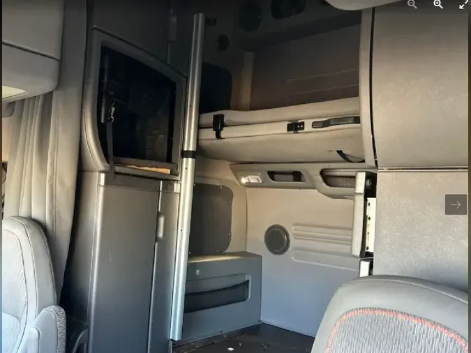 2025 VOLVO VNL64T860