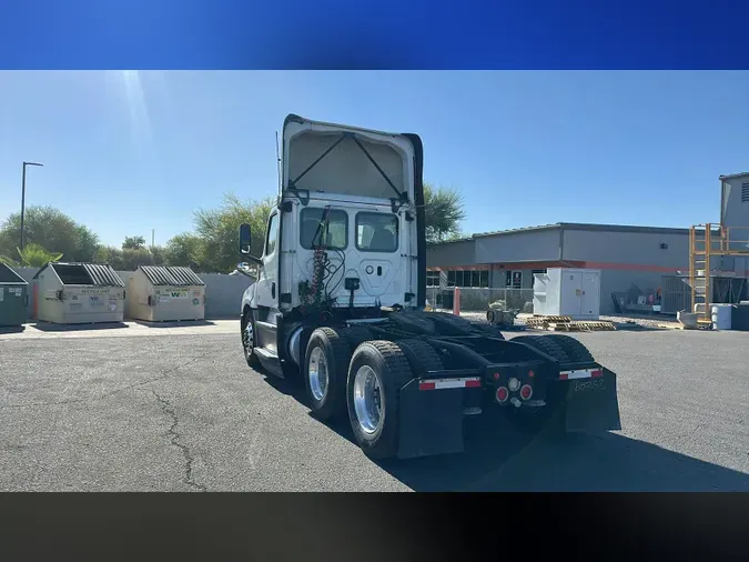 2019 Freightliner Cascadia 126
