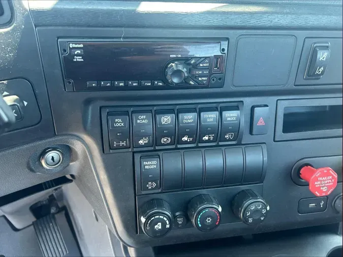 2020 International LT625