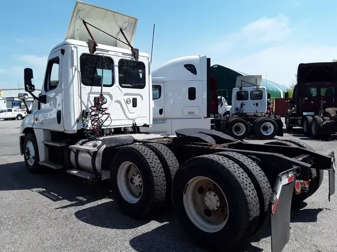 2016 FREIGHTLINER/MERCEDES CASCADIA 125