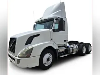 2016 Volvo VNL64T300
