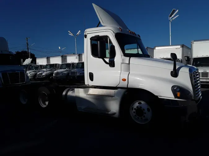 2016 FREIGHTLINER/MERCEDES CASCADIA 125