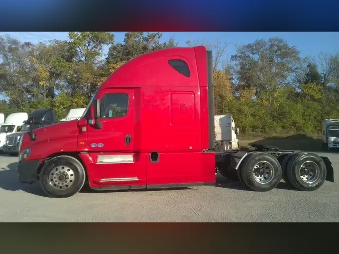 2019 Freightliner X12564ST