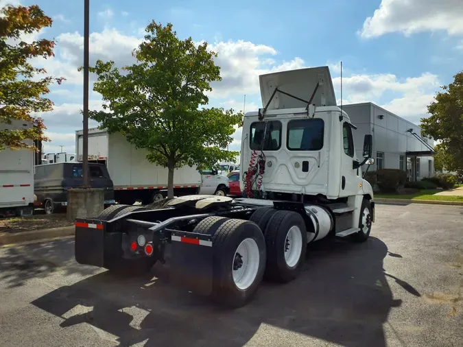 2016 FREIGHTLINER/MERCEDES CASCADIA 125