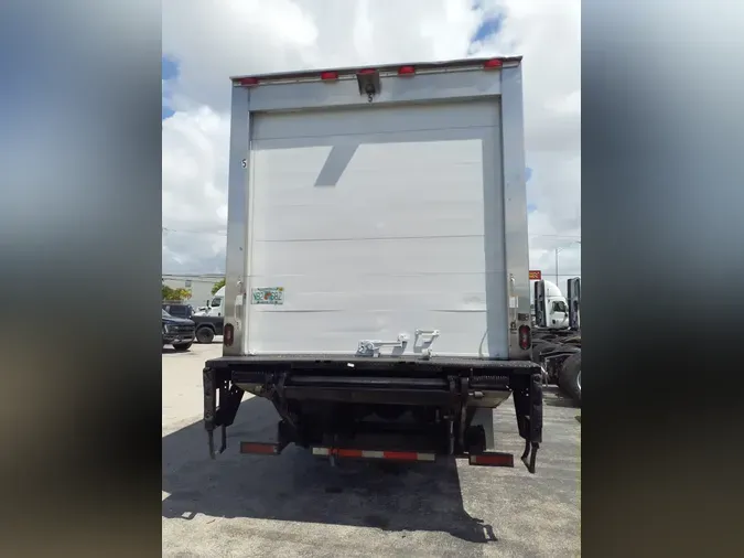 2018 FREIGHTLINER M2 106