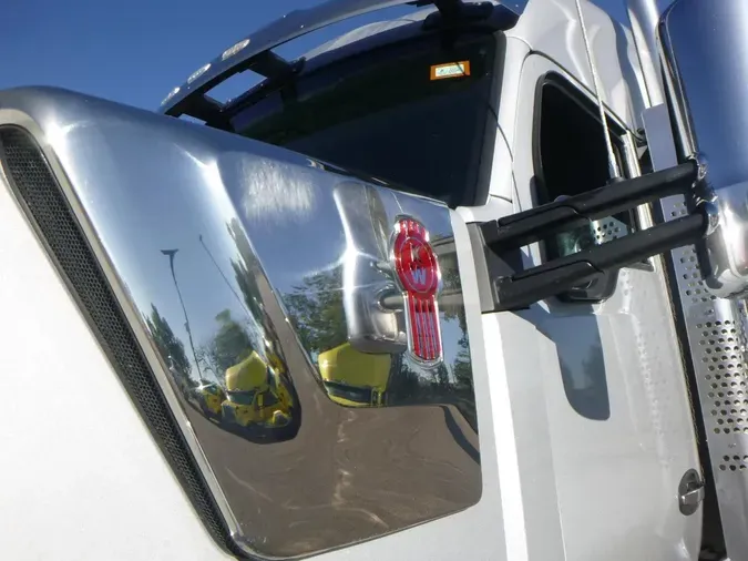 2020 Kenworth W990