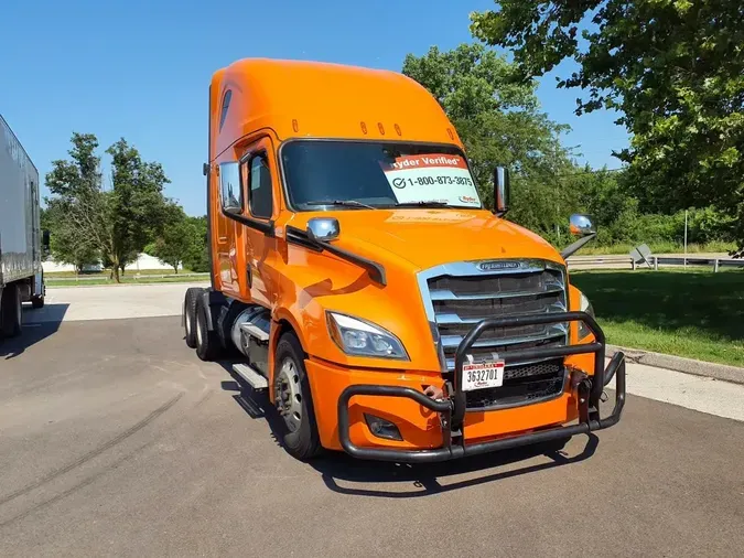 2019 FREIGHTLINER NEW CASCADIA PX12664