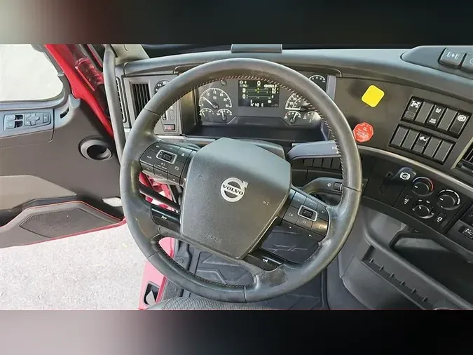 2022 VOLVO VNL64T300d44b8faf8e704479011f3154e8ae8b4b