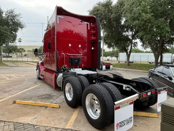 2023 Peterbilt 579