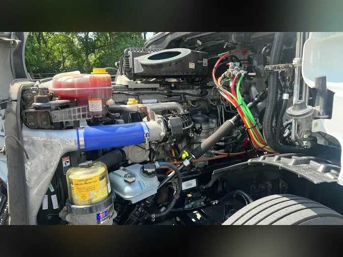 2020 Freightliner Cascadia 126