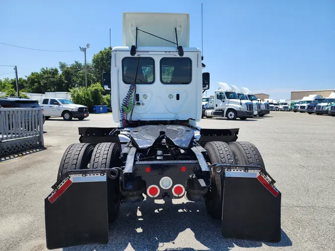 2018 FREIGHTLINER/MERCEDES CASCADIA 113