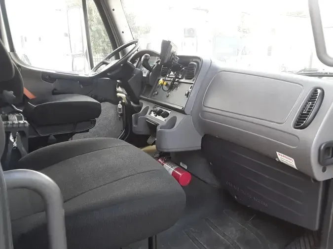 2019 FREIGHTLINER/MERCEDES M2 106