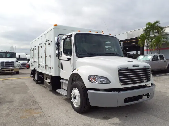 2017 FREIGHTLINER/MERCEDES M2 106