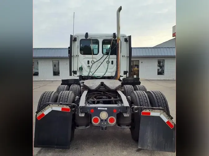 2020 FREIGHTLINER Cascadia 126