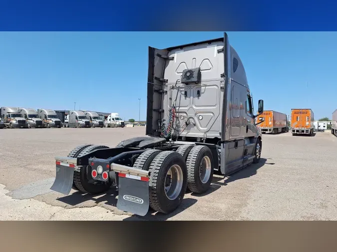 2023 Freightliner Cascadia 126d4561105a247e3c8c3852ead2a295d32