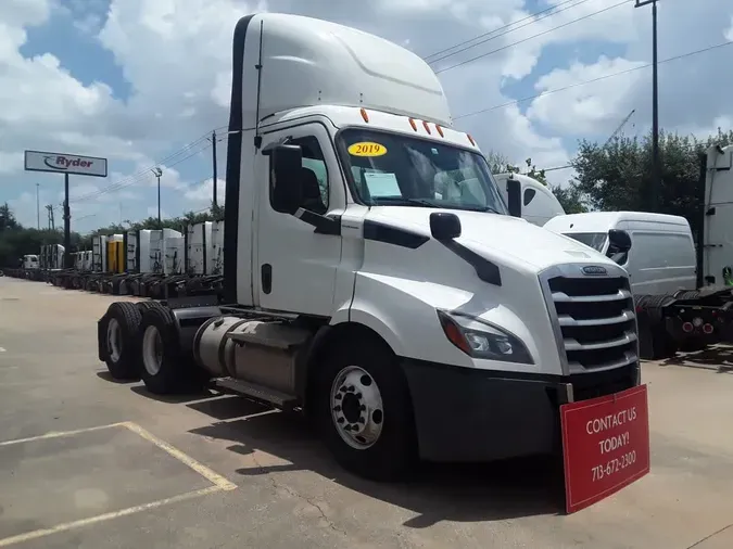 2019 FREIGHTLINER NEW CASCADIA 116