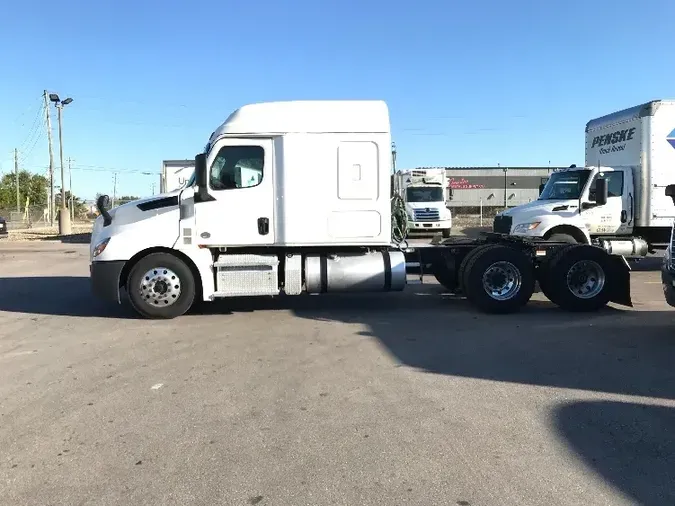 2020 Freightliner T12662ST