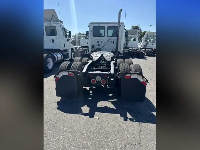 2019 FREIGHTLINER/MERCEDES NEW CASCADIA 116