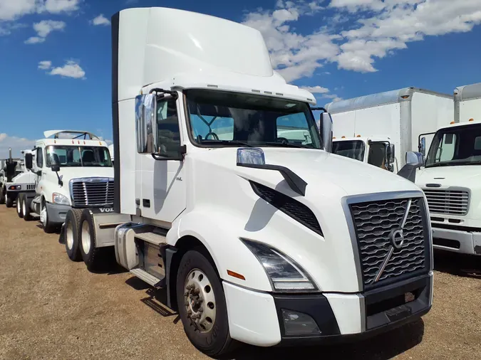 2020 VOLVO VNL62T300