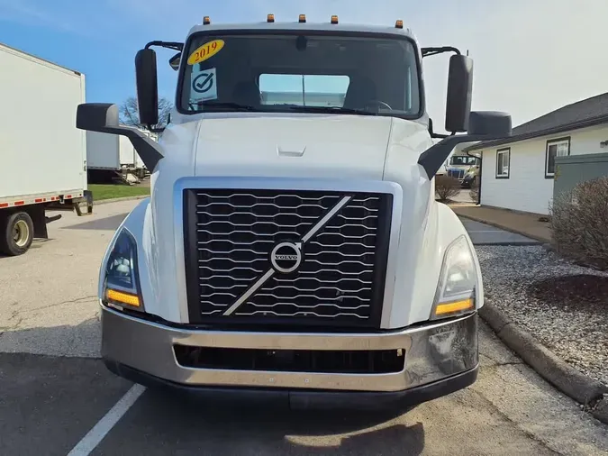 2019 VOLVO VNL64T-300