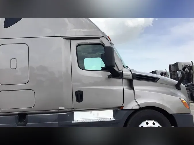2021 Freightliner Cascadia 126