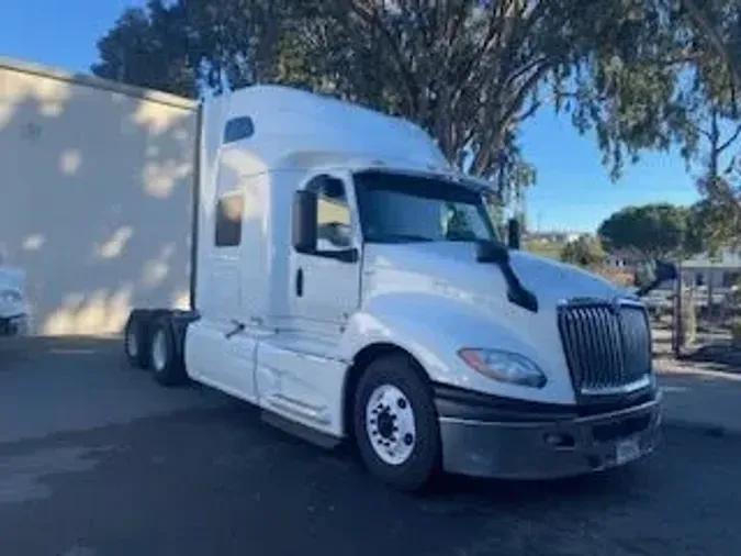 2019 NAVISTAR INTERNATIONAL LT625 SLPR CAB