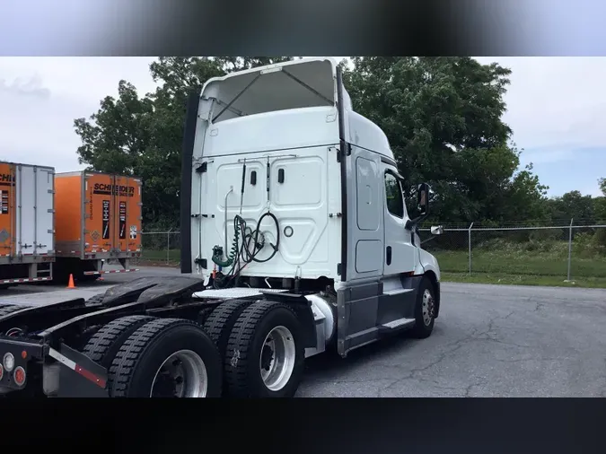 2020 Freightliner Cascadia